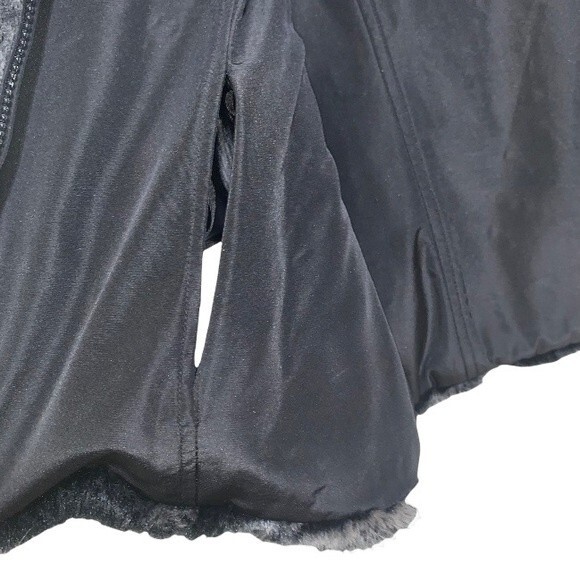 Vintage 90s Y2K Kristen Blake Reversible Black & Gray Faux Fur Zip Front Vest - Picture 5 of 6